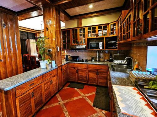 Vacation House Camp 7 Baguio Transient 6BR