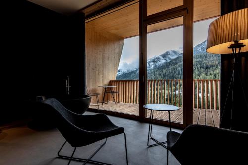 Arnica Scuol