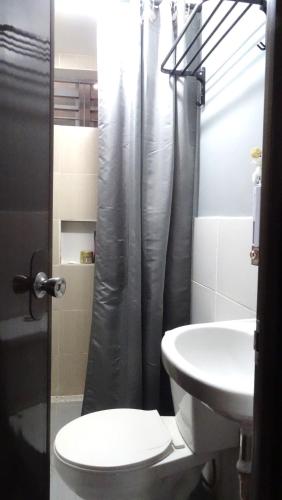 Transient Siete Barcelone B&B Guesthouse -Bungalow Patul