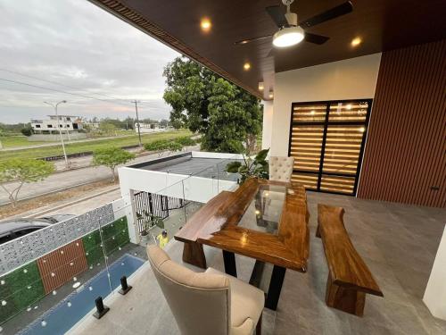 SereneMiaCasa-affordable but luxurious staycation