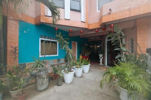 RedDoorz @ La Maria Pension and Tourist Inn