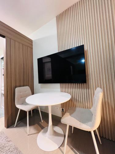 Staycation near SM MOA by Shara Dungo