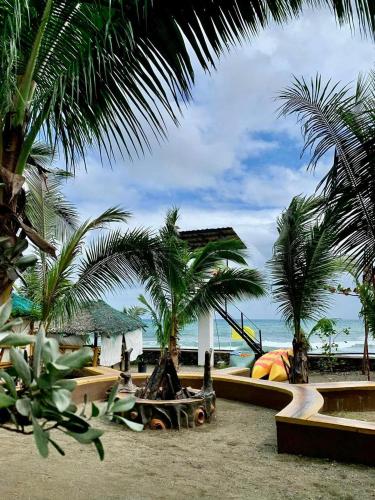 Small Deluxe Adjacent Room - Appleton Little Paradise Beach Resort & Restaurant