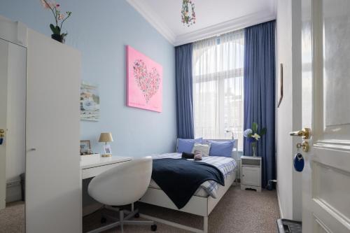 Flora's Palace - The Hague Scheveningen