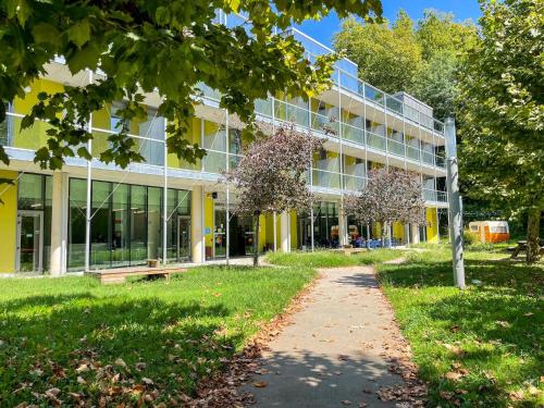 Green Nest Hostel Uba Aterpetxea