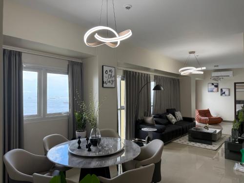 175 Sqm Luxurious Modern 3 Bedrooms Facing Manila Bay Sunset, Airports, Okada, Solaire, MOA