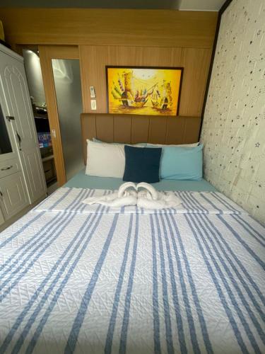 MOA Shell Residences - Big Balcony Facing Pool