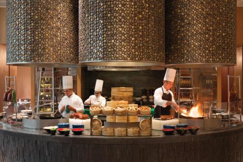 Shangri-La The Fort, Manila