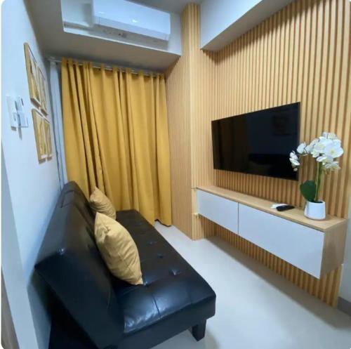 Happy Sunshine Staycation Moa near Airport