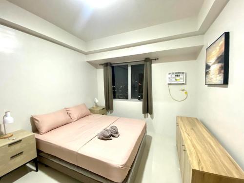 One Br with Balcony at East Gate