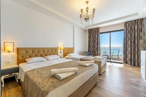 Sey Beach Hotel & Spa