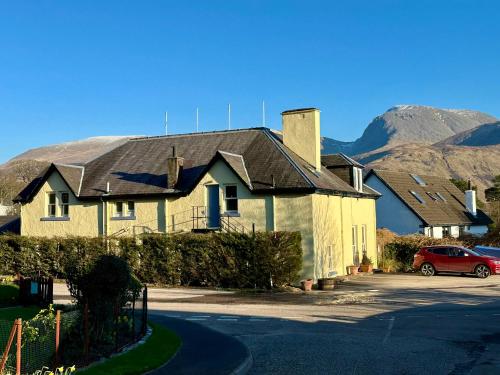 Chase The Wild Goose Hostel