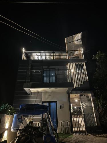 K and R Apartment Fully Furnished Home with Balcony