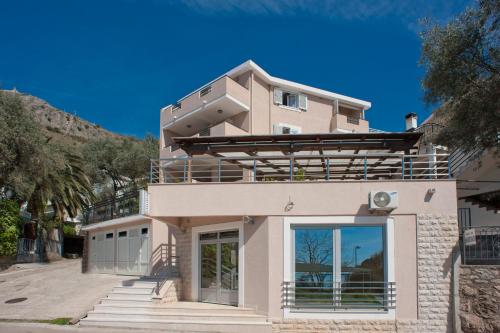 Apartments Marina