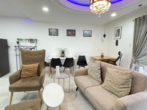 Kandi 1,2,3 Palace Rentals Studio