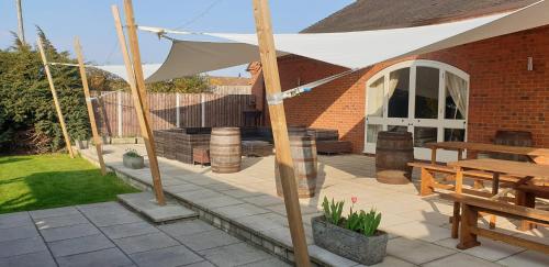 Albright Hussey Manor