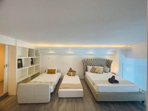 1205 Spacious Loft Type Unit