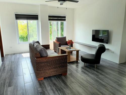 Tablas Seaview Homestay