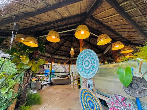 Lokal Hut Bed and Breakfast