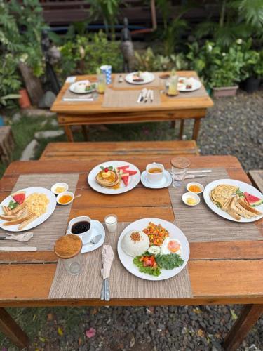 Lokal Hut Bed and Breakfast