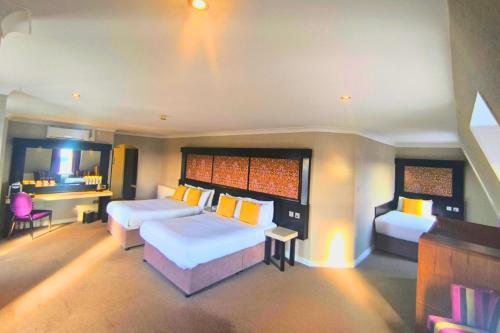 Flannery’s Hotel