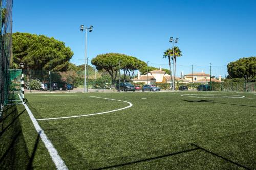 Browns Sports & Leisure Club