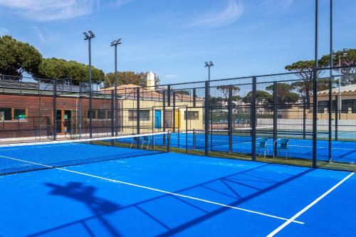 Browns Sports & Leisure Club