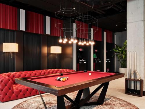 Radisson Red Hotel & Radisson Red Apartments Krakow