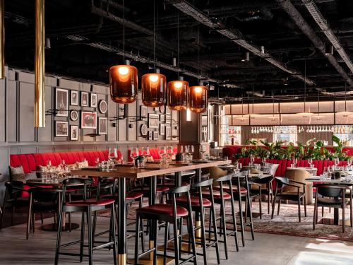 Radisson Red Hotel & Radisson Red Apartments Krakow