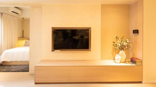 Cozy Flat at Makati s Coolest St