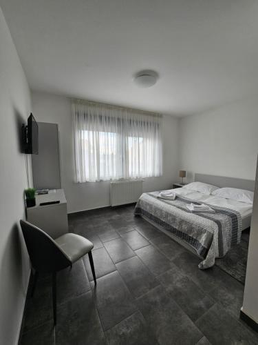 Filipovic Rent A Car & Apartments