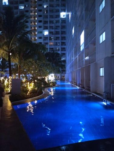 Very Central Mall of Asia Manila Apartment