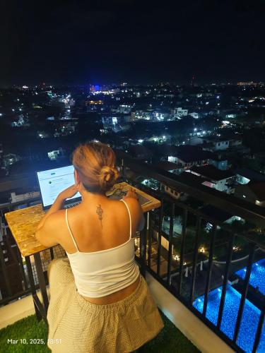 Sky High Suites Royal Ocean Crest Mactan