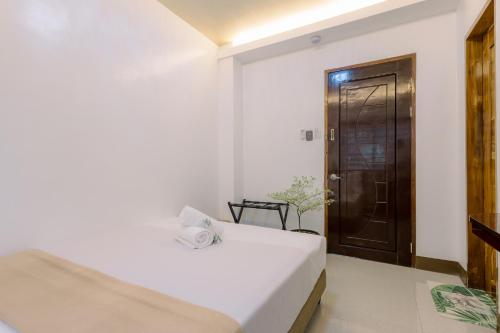 Loboc Riverside Inn & Restaurant