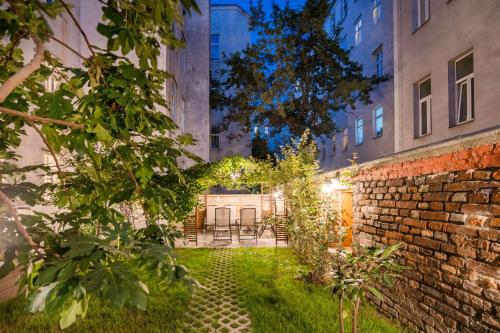 Best Western Plus Celebrity Suites