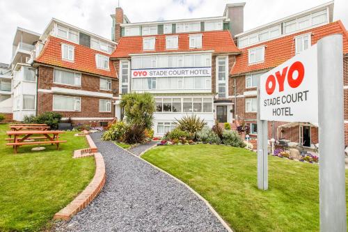 Stade Court Hotel by OYO Rooms