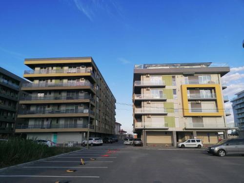 Wave 1 Promenada Apartments