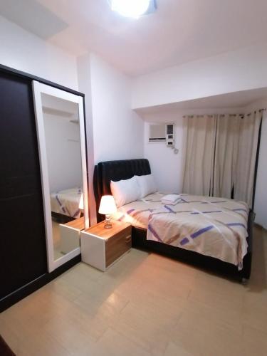 Roxas Blvd Stunning Studio Condo Near US Embassy