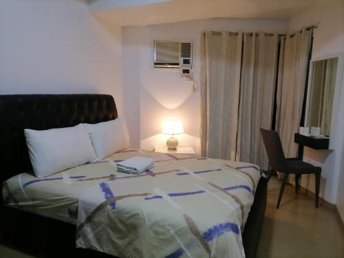 Roxas Blvd Stunning Studio Condo Near US Embassy