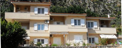 Iliopetro Apartments