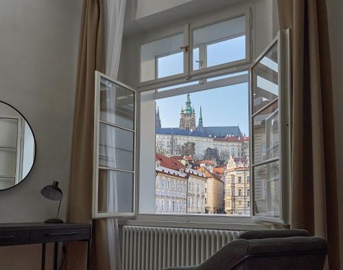 Residence Three Golden Crowns