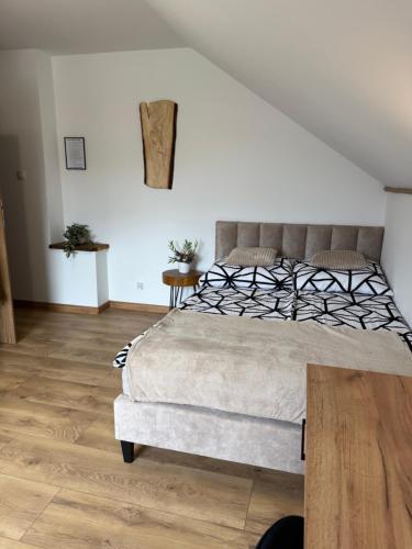 Apartament z tarasem i pokoje KLIMATYZOWANE -Drozdówka Solina