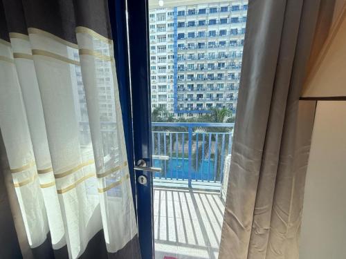 Sea Residences Mall of Asia by Jermel