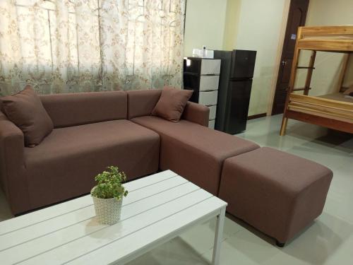 Cockatoo Pool & Beachfront Transient Your Relaxing Family Getaway by the Sea