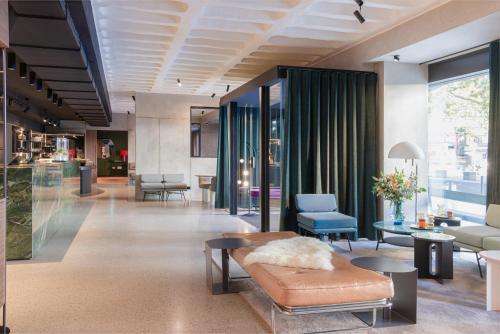 Emilu Hotel