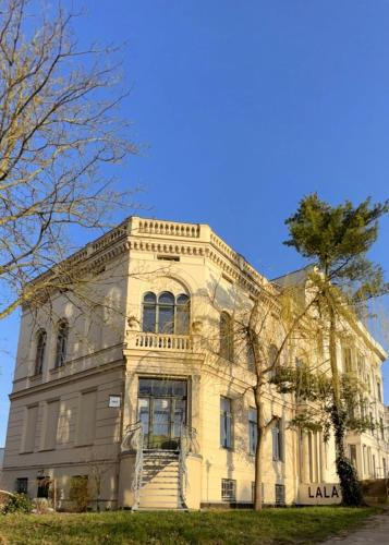 Stadtvilla An der Viergelindenbrücke