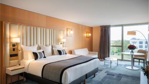 LIEUSAINT - Residhome Appart Hotel Suites Paris Sénart