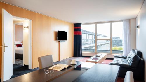 LIEUSAINT - Residhome Appart Hotel Suites Paris Sénart