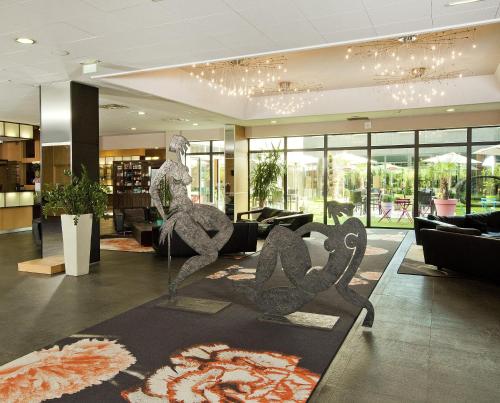 LIEUSAINT - Residhome Appart Hotel Suites Paris Sénart