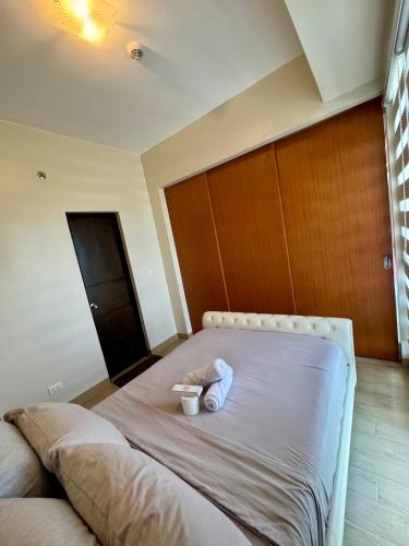 The Palladium - Modern Executive Studio